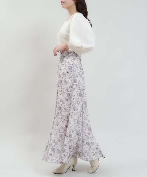 ASTORIA ODIER（アストリアオディール）の「パイピング花柄ロングスカート（スカート・レディース・ピンクベージュ/ブラック・MEDIUM/SMALL）」の4枚目の写真