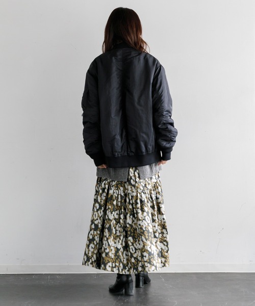 AMERICAN RAG CIE（アメリカンラグシー）の「MA-1ミドルブルゾン（MA-1・レディース・カーキ/ブラック・FREE）」の19枚目の写真