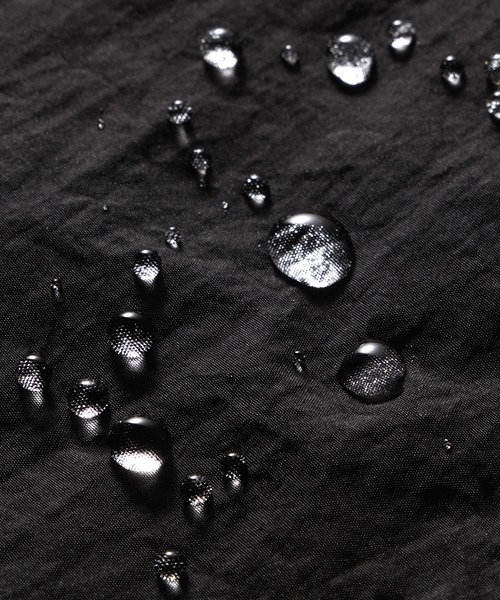 MONO-MART(モノマート)の「2WAY 撥水ナイロン ビッグシルエット ミリタリーショート中綿ジャケット(ダウンジャケット/コート・レディース・グレー/オフホワイト/ネイビー/ブラック/オリーブ/モカ/アイボリー・L/M/S)」の20枚目の写真