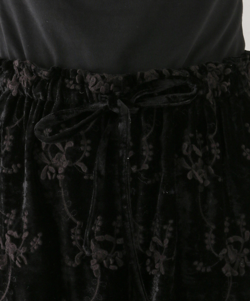 SLOBE IENA（スローブイエナ）の「【crinkle crinkle crinkle】 VELVET 3D EMBROIDERY パンツ（その他パンツ・レディース・ホワイト/ブラック・FREE）」の9枚目の写真