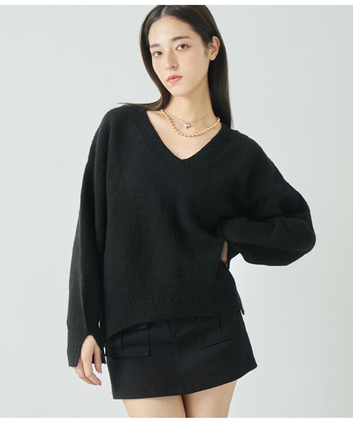 ANAP(アナップ)の「ブークレVネックニット×ホルターネックキャミソールセット(ニット/セーター・レディース・グレー/ベージュ/ブラック・FREE)」の9枚目の写真