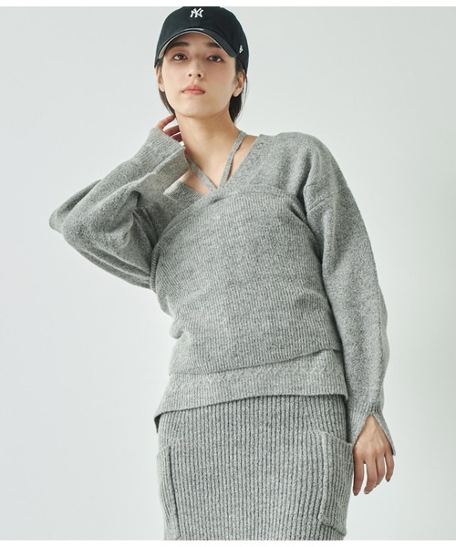 ANAP(アナップ)の「ブークレVネックニット×ホルターネックキャミソールセット(ニット/セーター・レディース・グレー/ベージュ/ブラック・FREE)」の15枚目の写真