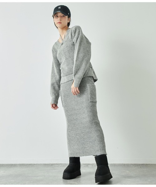 ANAP(アナップ)の「ブークレVネックニット×ホルターネックキャミソールセット(ニット/セーター・レディース・グレー/ベージュ/ブラック・FREE)」の20枚目の写真
