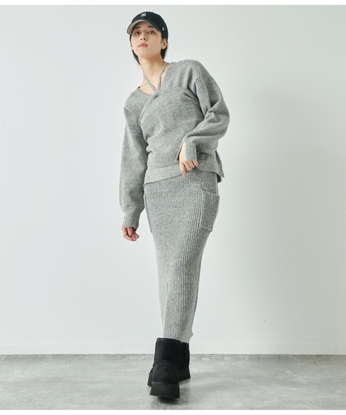 ANAP(アナップ)の「ブークレVネックニット×ホルターネックキャミソールセット(ニット/セーター・レディース・グレー/ベージュ/ブラック・FREE)」の21枚目の写真