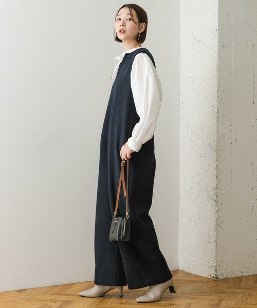 F by ROSSO（エフバイロッソ）の「『34サイズも展開』『UR TECH』F by ROSSO　ウールライクキーネックオールインワン（サロペット/オーバーオール・レディース・ネイビー/ライトグレー・34/38/36）」の11枚目の写真