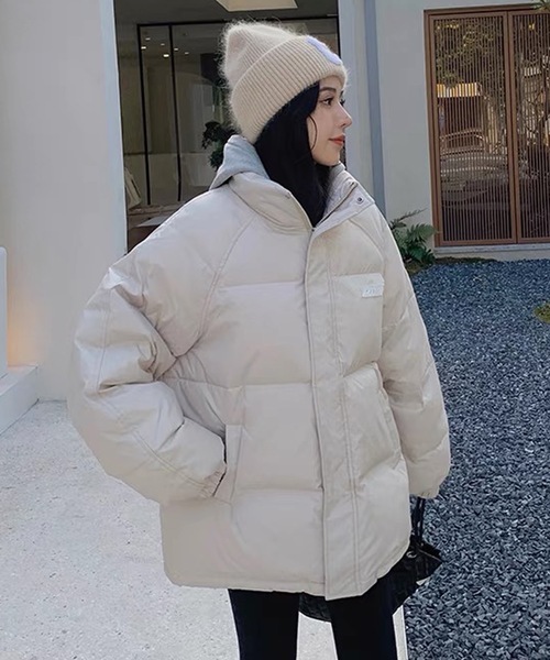 shopnikoniko(ショップニコニコ)の「中綿ブルゾン ワンポイントロゴ ボリューム 中綿ジャケット(ブルゾン・レディース・ホワイト/ブラック・フリー)」の7枚目の写真