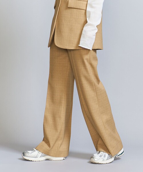 BEAUTY&YOUTH UNITED ARROWS（ビューティーアンドユースユナイテッドアローズ）の「ポリエステル フレアパンツ（スラックス・レディース・ベージュ・S/M/XS）」の2枚目の写真