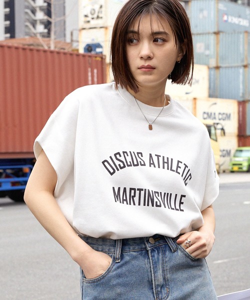 DISCUS ATHLETIC(ディスカス アスレチック)の「DISCUS ATHLETIC/ディスカス アスレチック フレンチテリー カレッジロゴ フレンチスリーブTシャツ(Tシャツ/カットソー・レディース・オートミール/ピンク/ブラック/オフホワイト・M)」の1枚目の写真