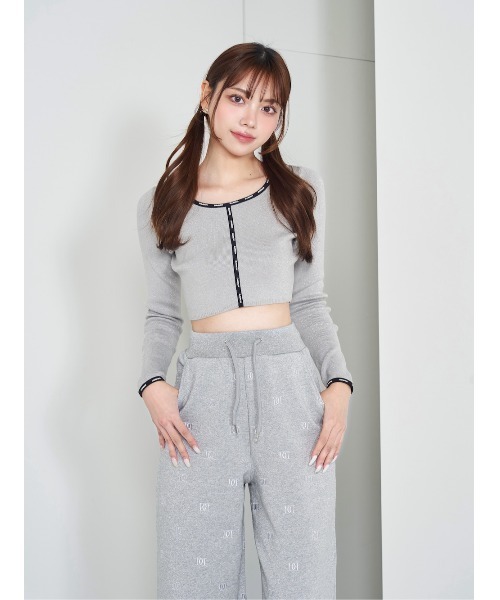 Darich（ダーリッチ）の「ジャガードロゴラメニットトップス（ニット/セーター・レディース・グレー/ブラック/ホワイト・FREE）」の3枚目の写真
