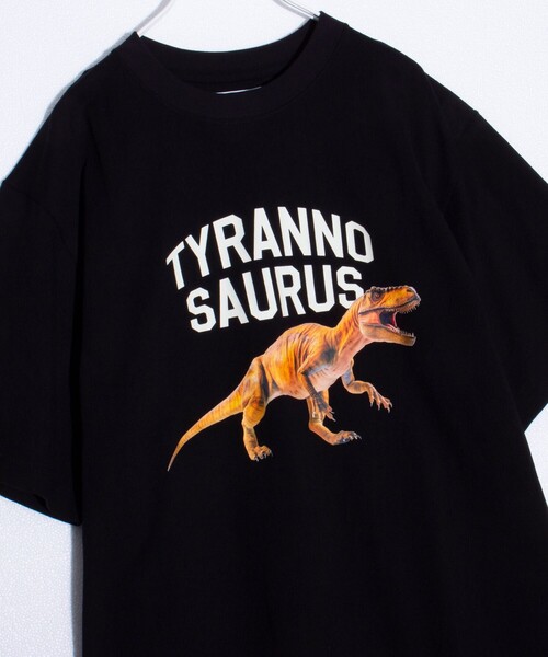 FREDY MAC（フレディーマック）の「【FREDYMAC/フレディマック】dinosaur クルーネックプリントTシャツ マックT（Tシャツ/カットソー・メンズ・ブラック/ホワイト・S/M/L）」の5枚目の写真