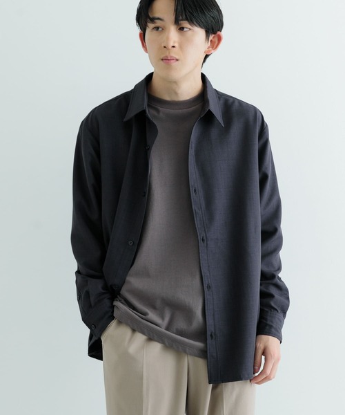 ITEMS URBANRESEARCH(アイテムズ アーバンリサーチ)の「ポリエステルトロ ロングスリーブ シャツ(シャツ/ブラウス・メンズ・ベージュ/ブラック/グレー・MEDIUM/LARGE)」の4枚目の写真