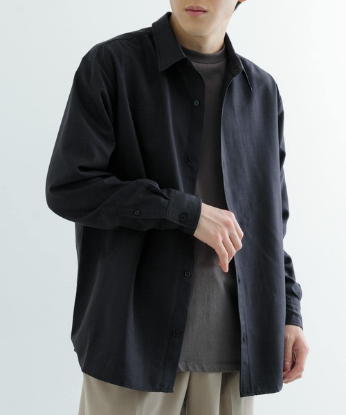 ITEMS URBANRESEARCH(アイテムズ アーバンリサーチ)の「ポリエステルトロ ロングスリーブ シャツ(シャツ/ブラウス・メンズ・ベージュ/ブラック/グレー・MEDIUM/LARGE)」の6枚目の写真