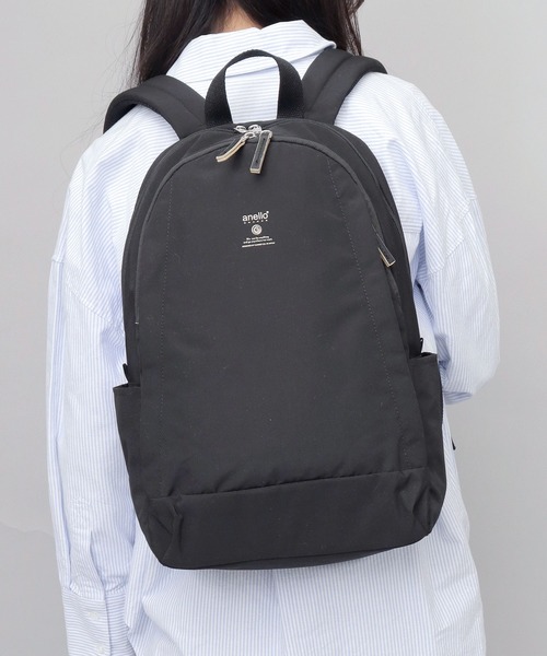 anello(アネロ)の「MOIST モイスト 10ポケット A4対応 リュックサック 15L(バックパック/リュック・レディース・ネイビー/グレイッシュベージュ/ブラック・FREE)」の4枚目の写真