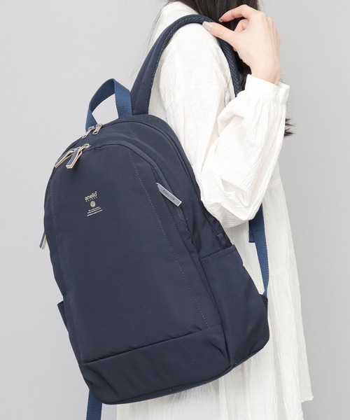 anello(アネロ)の「MOIST モイスト 10ポケット A4対応 リュックサック 15L(バックパック/リュック・レディース・ネイビー/グレイッシュベージュ/ブラック・FREE)」の6枚目の写真