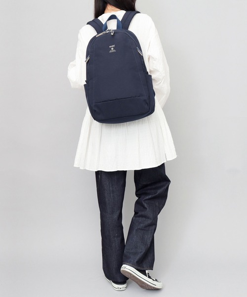 anello(アネロ)の「MOIST モイスト 10ポケット A4対応 リュックサック 15L(バックパック/リュック・レディース・ネイビー/グレイッシュベージュ/ブラック・FREE)」の9枚目の写真