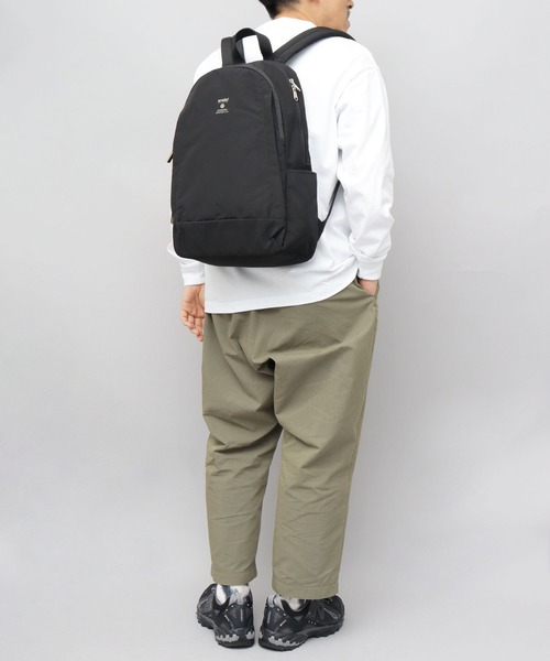 anello(アネロ)の「MOIST モイスト 10ポケット A4対応 リュックサック 15L(バックパック/リュック・レディース・ネイビー/グレイッシュベージュ/ブラック・FREE)」の12枚目の写真