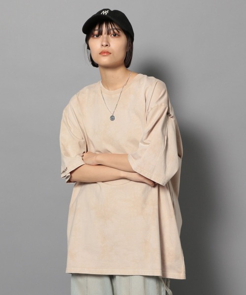 Anui（アニュイ）の「【UNISEX/2サイズ展開】ピグメントステッチTシャツ（Tシャツ/カットソー・レディース・チャコールグレー/ベージュ/ピンク・LARGE/MEDIUM）」の4枚目の写真