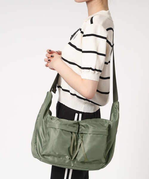 Ober Tashe(オーバータッシェ)の「ロメボディバッグ(ボディバッグ/ウエストポーチ・レディース・ブラック/ライトグレー/ブルー系その他/カーキ・FREE)」の10枚目の写真
