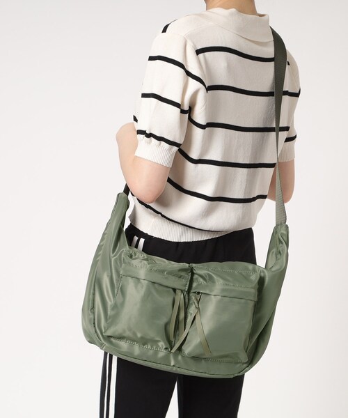 Ober Tashe(オーバータッシェ)の「ロメボディバッグ(ボディバッグ/ウエストポーチ・レディース・ブラック/ライトグレー/ブルー系その他/カーキ・FREE)」の11枚目の写真
