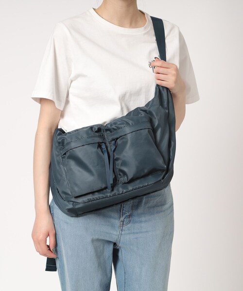 Ober Tashe(オーバータッシェ)の「ロメボディバッグ(ボディバッグ/ウエストポーチ・レディース・ブラック/ライトグレー/ブルー系その他/カーキ・FREE)」の12枚目の写真