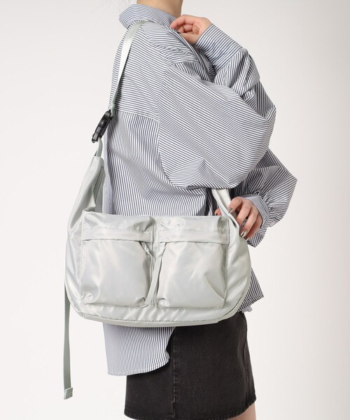 Ober Tashe(オーバータッシェ)の「ロメボディバッグ(ボディバッグ/ウエストポーチ・レディース・ブラック/ライトグレー/ブルー系その他/カーキ・FREE)」の6枚目の写真