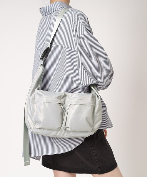 Ober Tashe(オーバータッシェ)の「ロメボディバッグ(ボディバッグ/ウエストポーチ・レディース・ブラック/ライトグレー/ブルー系その他/カーキ・FREE)」の2枚目の写真