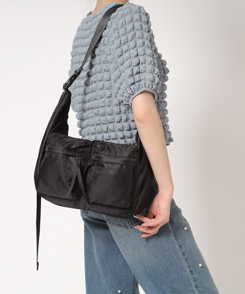 Ober Tashe(オーバータッシェ)の「ロメボディバッグ(ボディバッグ/ウエストポーチ・レディース・ブラック/ライトグレー/ブルー系その他/カーキ・FREE)」の1枚目の写真