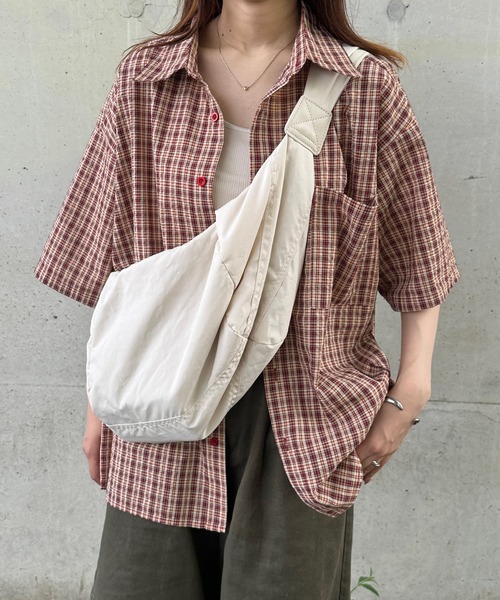 kutir（クティール）の「【セットアップ着用可能】アソートシアサッカーチェックシャツ（シャツ/ブラウス・レディース・ブルー/グリーン/レッド/ホワイト/イエロー/ブラック/ライトブルー/オフホワイト/ブルー系その他/ブラウン/ピンク・FREE）」の22枚目の写真