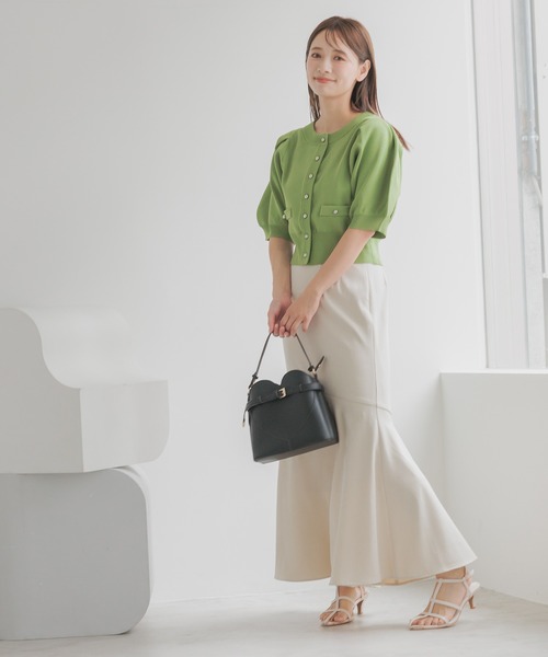 mysty woman（ミスティウーマン）の「メタルボタンショートカーディガン　135561（カーディガン/ボレロ・レディース・オフホワイト/グリーン/ネイビー・FREE）」の17枚目の写真