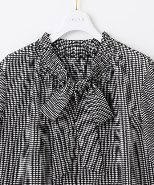 ANY SIS（エニィスィス）の「【洗える】フリルボウタイ ブラウス（シャツ/ブラウス・レディース・ブラック系3/アイボリー系・2）」の11枚目の写真