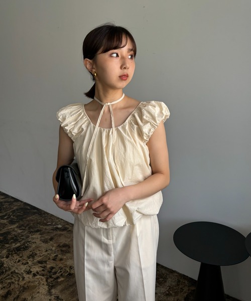 Amiur(エミレ)の「cloud back ribbon tops / クラウドバックリボントップス(Tシャツ/カットソー・レディース・クリーム/ホワイト/ブラック・FREE)」の8枚目の写真