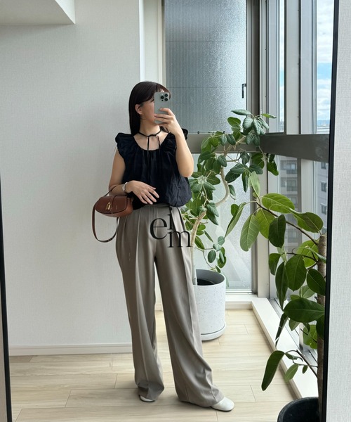 Amiur(エミレ)の「cloud back ribbon tops / クラウドバックリボントップス(Tシャツ/カットソー・レディース・クリーム/ホワイト/ブラック・FREE)」の4枚目の写真