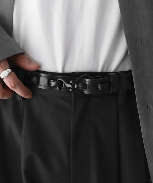 ASTRONOMY(アストロノミー)の「牛革 レザーフックベルト 25㎜(ベルト・メンズ・ブラック/ダークブラウン/ブラック系3/ブラック系2・FREE)」の2枚目の写真