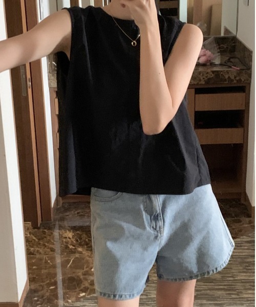N.s(エヌドットエス)の「バックスリットノースリーブトップス(Tシャツ/カットソー・レディース・ブラック/ホワイト/ブルー・FREE)」の9枚目の写真