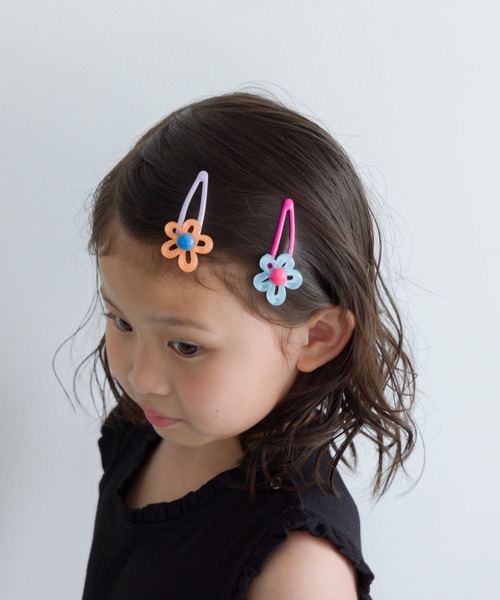 LOWRYS FARM(ローリーズファーム)の「フラワー2Pセットヘアピン 138474(ヘアピン・キッズ・ブルー/ピンク/パープル/イエロー・FREE)」の2枚目の写真