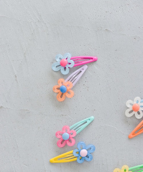LOWRYS FARM(ローリーズファーム)の「フラワー2Pセットヘアピン 138474(ヘアピン・キッズ・ブルー/ピンク/パープル/イエロー・FREE)」の6枚目の写真