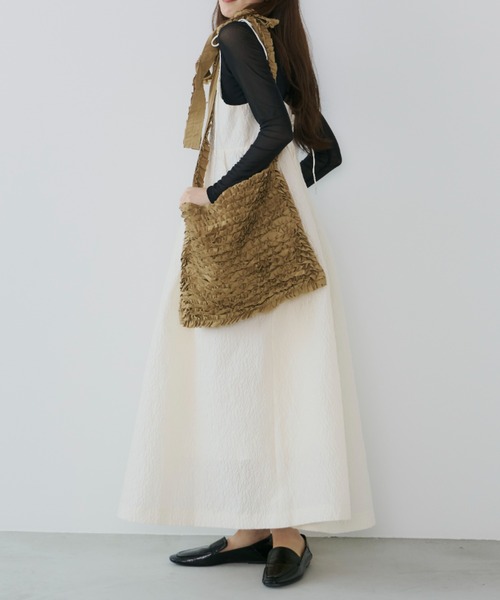 PERNA（ペルナ）の「フリルショルダートートバッグ（ショルダーバッグ・レディース・キャメル/ホワイト・FREE）」の3枚目の写真