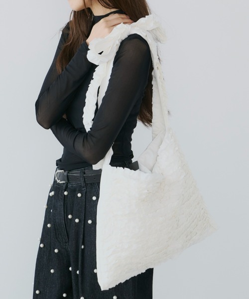 PERNA（ペルナ）の「フリルショルダートートバッグ（ショルダーバッグ・レディース・キャメル/ホワイト・FREE）」の7枚目の写真