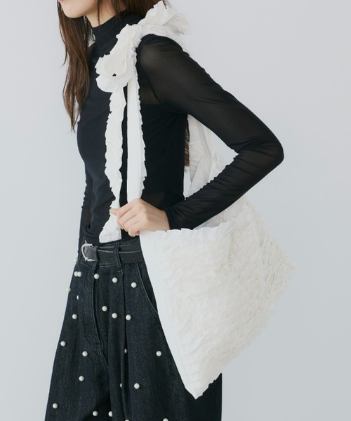 PERNA（ペルナ）の「フリルショルダートートバッグ（ショルダーバッグ・レディース・キャメル/ホワイト・FREE）」の6枚目の写真