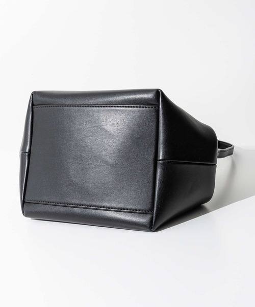 GANNI(ガニー)の「GANNI BOU BAG ガニー ボゥ バッグ(ハンドバッグ・レディース・ブラック・FREE)」の3枚目の写真