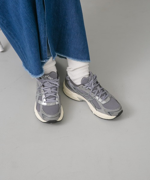 ASICS(アシックス)の「ASICS GEL1130(スニーカー・レディース・ホワイト系その他/グレー・23.5/24/24.5)」の2枚目の写真