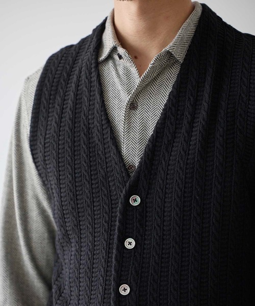 UNION STATION（ユニオンステーション）の「ハイゲージウールブレンド ニットジレ（ベスト・メンズ・ブラック/ダークネイビー・L/M）」の6枚目の写真