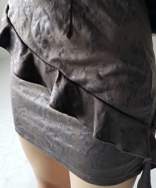 me+em select（ミームセレクト）の「※※【 ２color 】ヴィンテージスエードアシンメトリーフリルミニスカート／ vintage suede asymmetry frill mini skirt（スカート・レディース・ブラック/ブラウン・MEDIUM/SMALL/LARGE）」の16枚目の写真