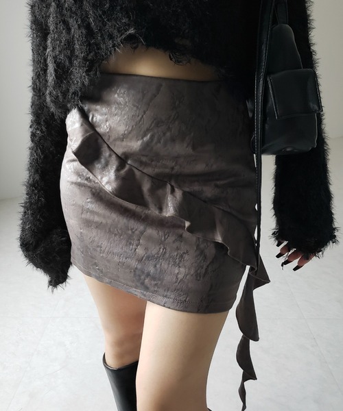 me+em select（ミームセレクト）の「※※【 ２color 】ヴィンテージスエードアシンメトリーフリルミニスカート／ vintage suede asymmetry frill mini skirt（スカート・レディース・ブラック/ブラウン・MEDIUM/SMALL/LARGE）」の17枚目の写真