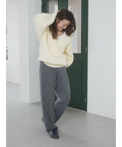 Ungrid(アングリッド)の「深Vネックルーズニット(ニット/セーター・レディース・オレンジ/ブルー/アイボリー・FREE)」の11枚目の写真