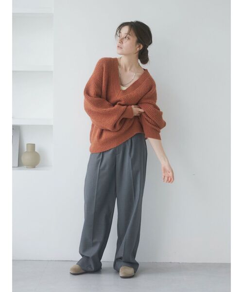 Ungrid(アングリッド)の「深Vネックルーズニット(ニット/セーター・レディース・オレンジ/ブルー/アイボリー・FREE)」の16枚目の写真