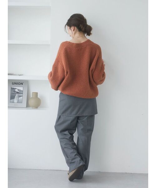 Ungrid(アングリッド)の「深Vネックルーズニット(ニット/セーター・レディース・オレンジ/ブルー/アイボリー・FREE)」の18枚目の写真