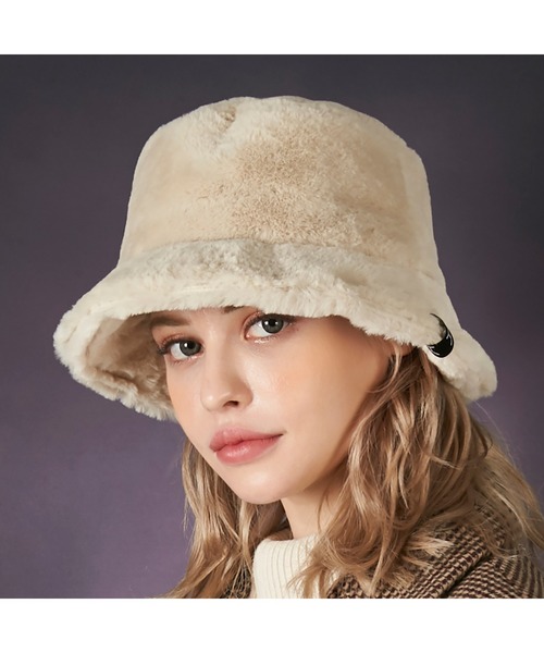 VARZAR（バザール）の「ファーロゴポイントバケットハット Fur logo point bucket hat（ハット）」｜クリーム