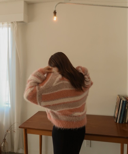 mideal（マイディール）の「shaggy border knit cardigan / シャギーボーダーニットカーディガン（カーディガン/ボレロ・レディース・ピンク・FREE）」の4枚目の写真