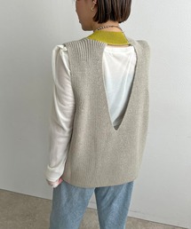 バックオープンニットベスト